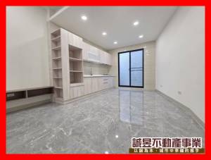 誠昱/體育公園旁優質透天